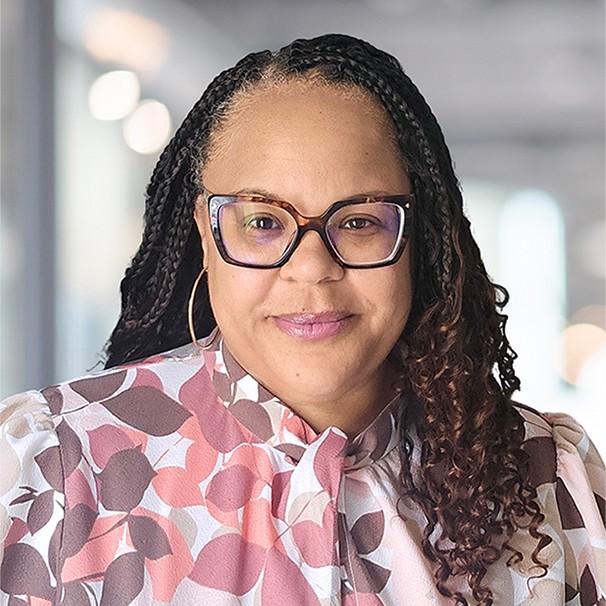 Traci Ethridge Headshot